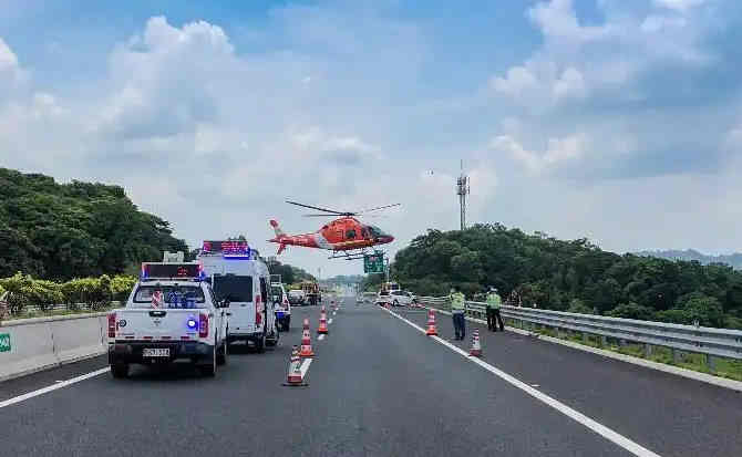 霍城高速公路汽车救援案例